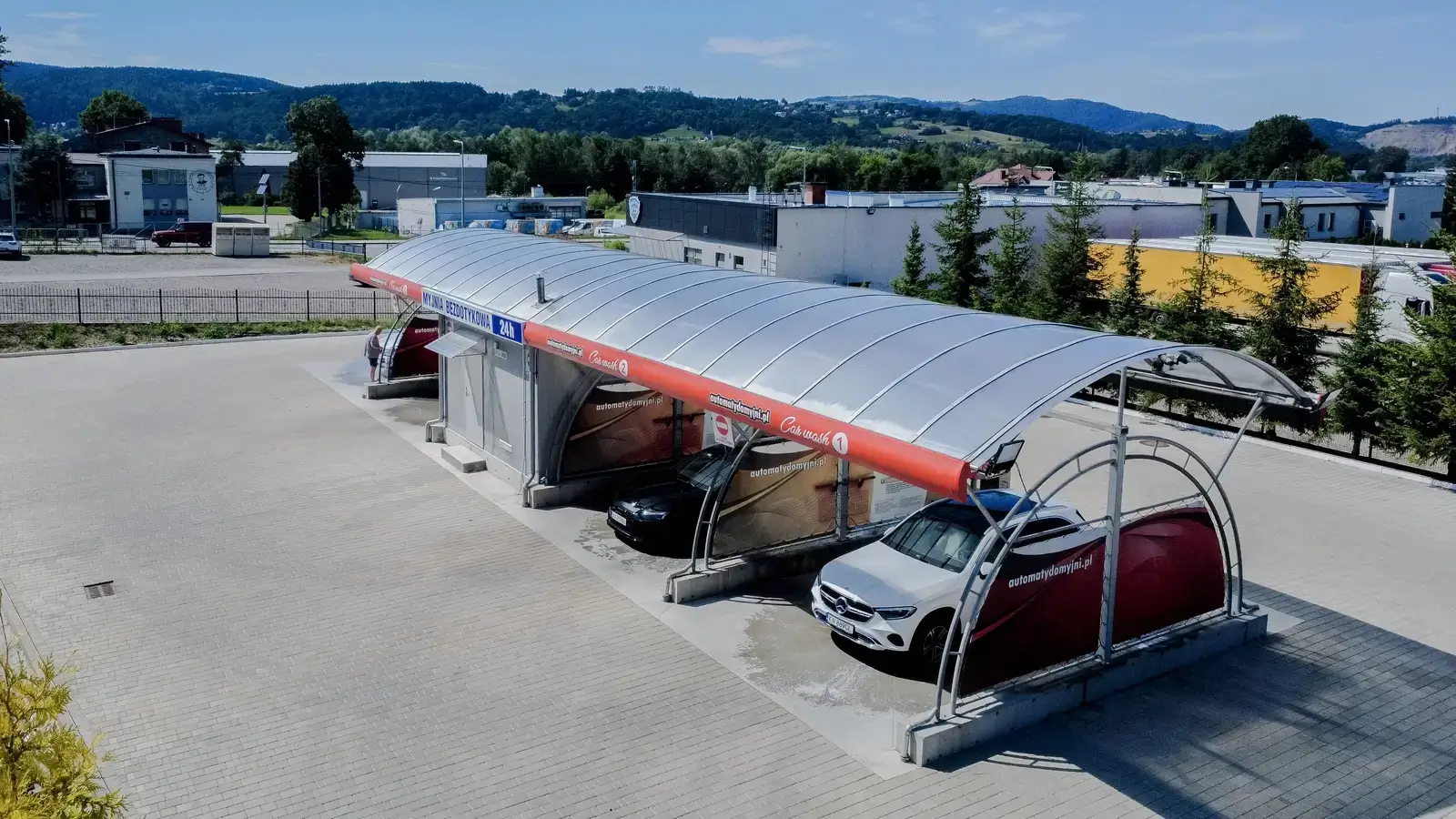 Plac o powierzchni 1000 m² na Myjni ADM-24H w Nowym Sączu
